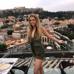 Meet your Posher, Nicole